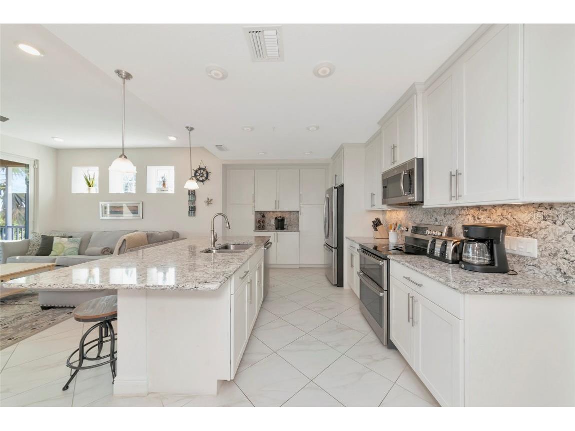 395 Aruba Circle #203 Bradenton FL 34209 - ANNA MARIA SOUND PERICO BAYOU A4667412 image8