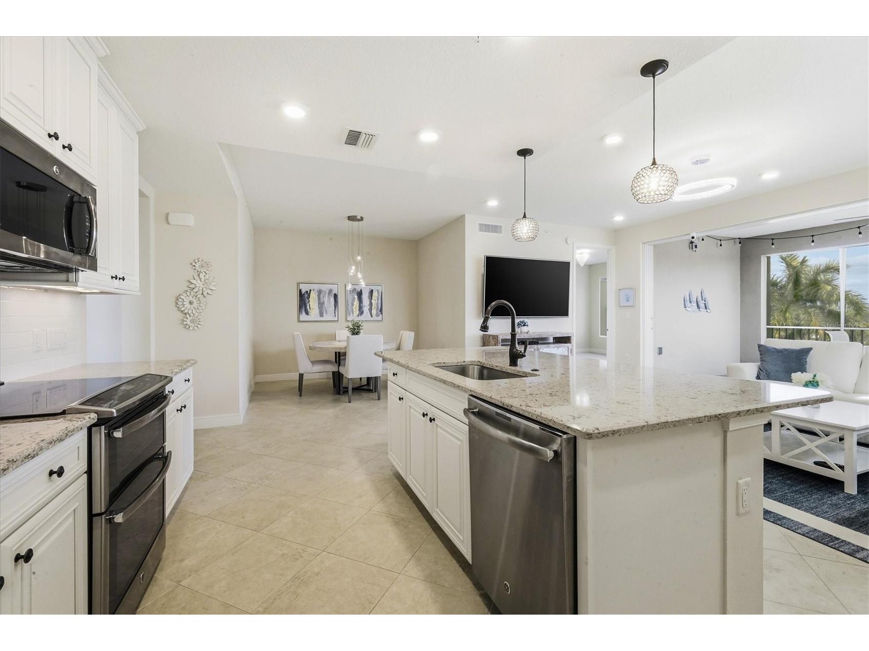 395 Aruba Circle #303 Bradenton FL 34209 - ANNA MARIA SOUND A4679886 image12