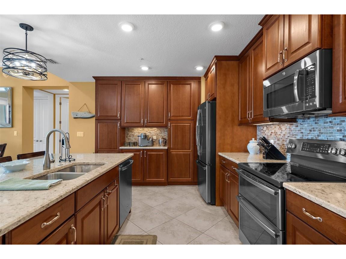 395 Aruba Circle #401 Bradenton FL 34209 A4655766 image11