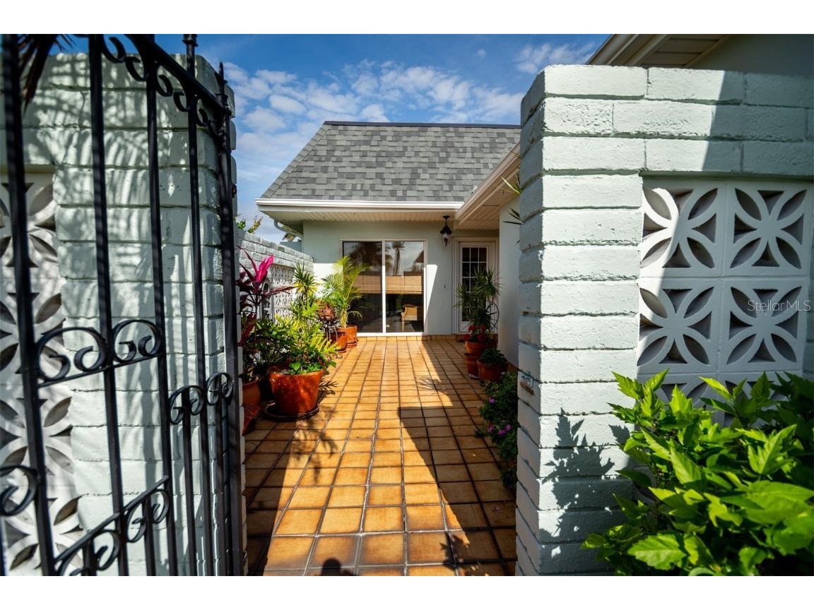 395 Boca Ciega Point Boulevard N Saint Petersburg FL 33708 U8225000 image1