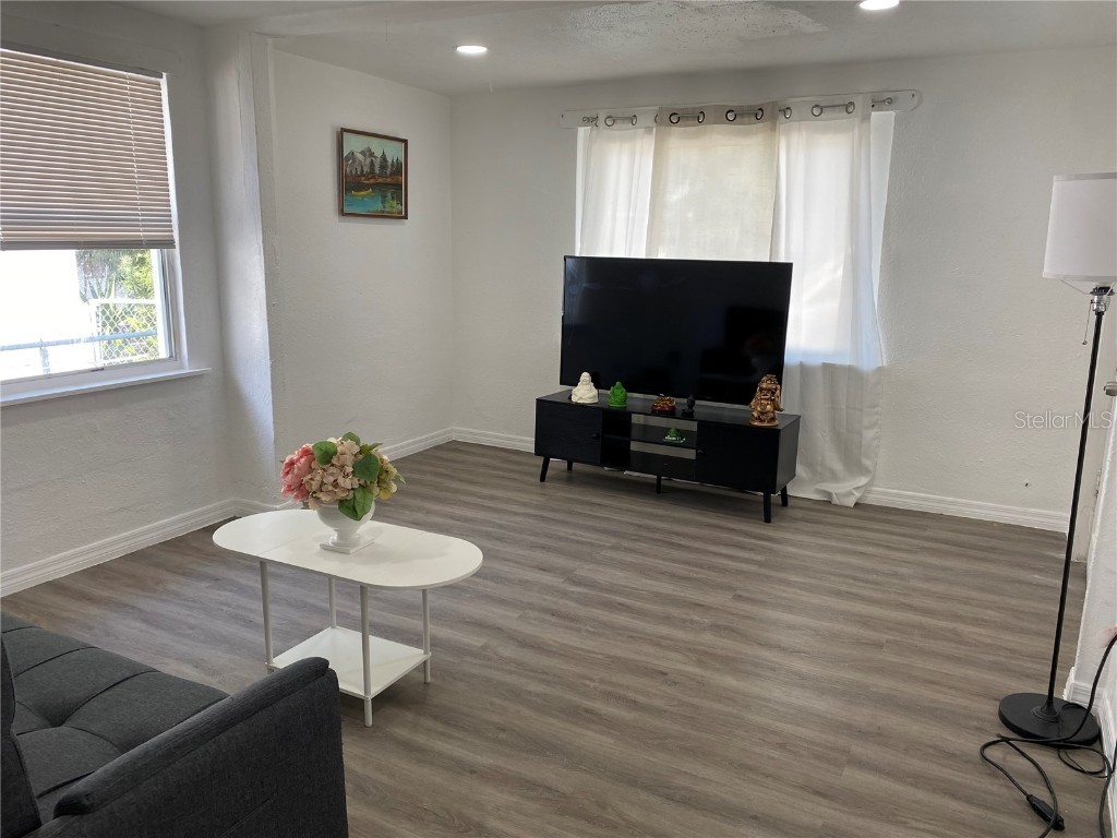 3950 45th Avenue N Saint Petersburg FL 33714 TB8444769 image13