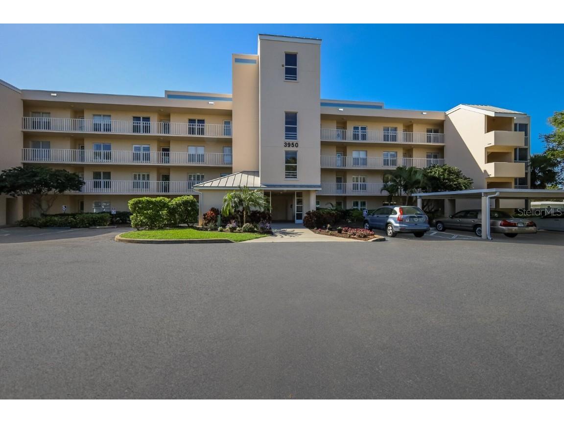 3950 Ironwood Circle #104 Bradenton FL 34209 A4600304 image1