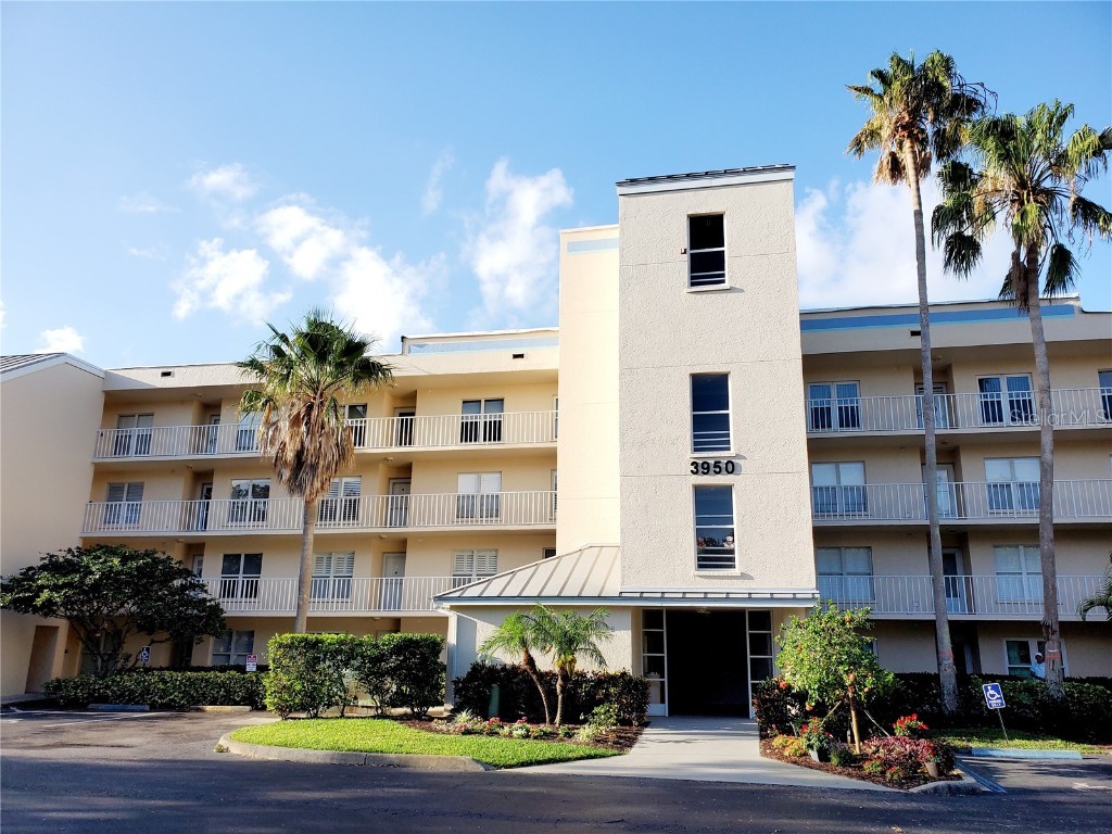 3950 Ironwood Circle W #304 Bradenton FL 34209 A4569035 image1