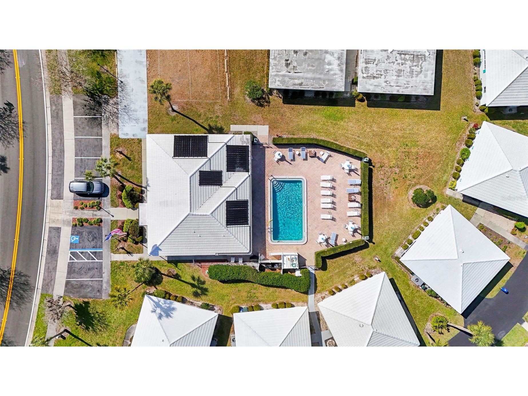 3950 Roxane Boulevard #2B Sarasota FL 34235 A4683999 image10