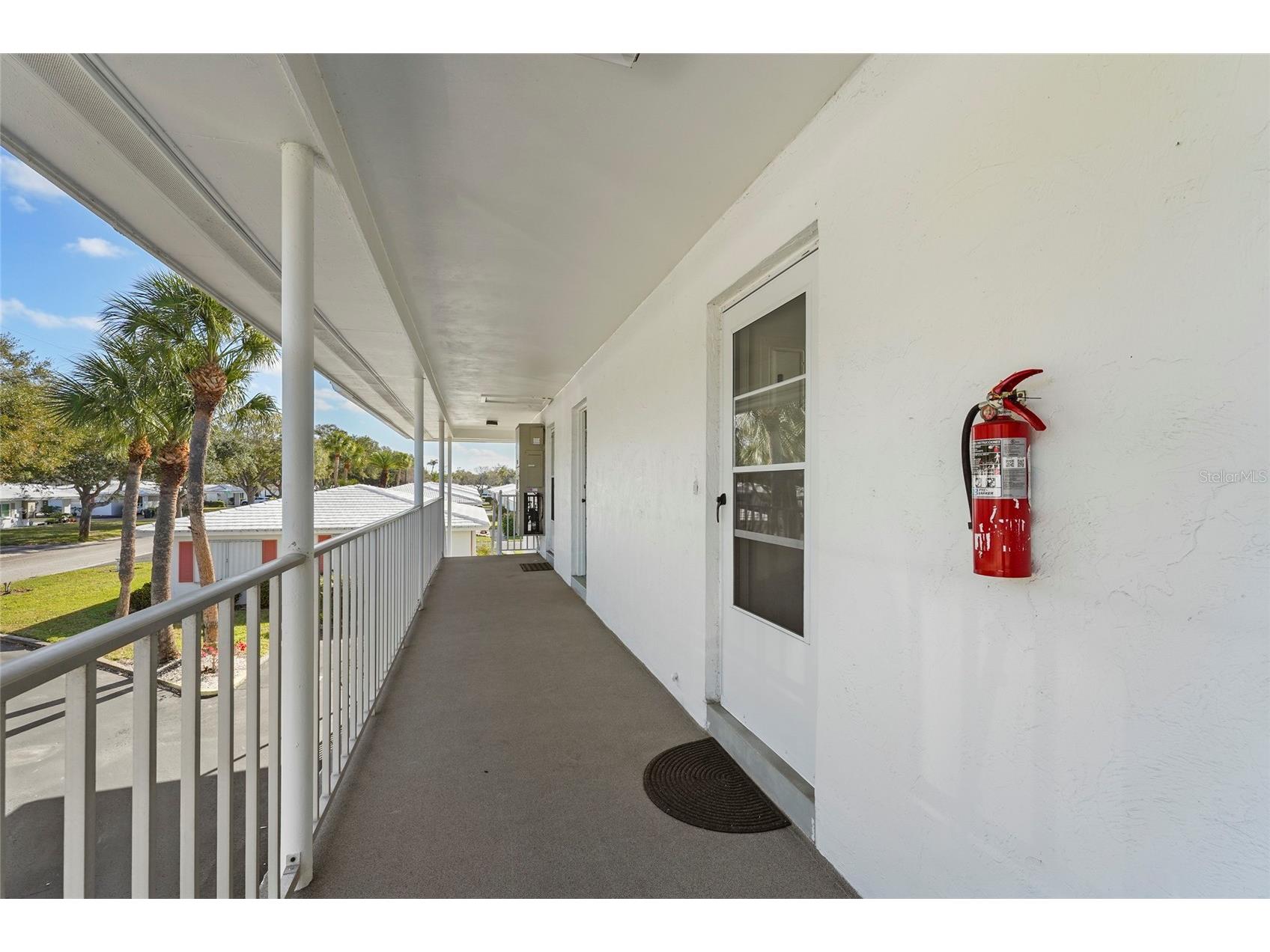 3950 Roxane Boulevard #2B Sarasota FL 34235 A4683999 image11