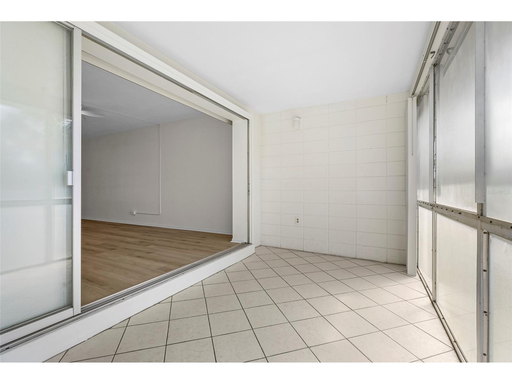 3950 Roxane Boulevard #2B Sarasota FL 34235 A4683999 image16
