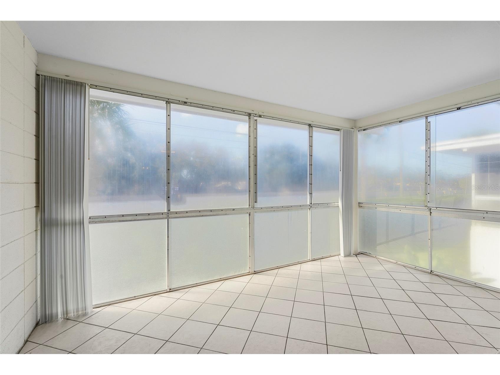 3950 Roxane Boulevard #2B Sarasota FL 34235 A4683999 image17