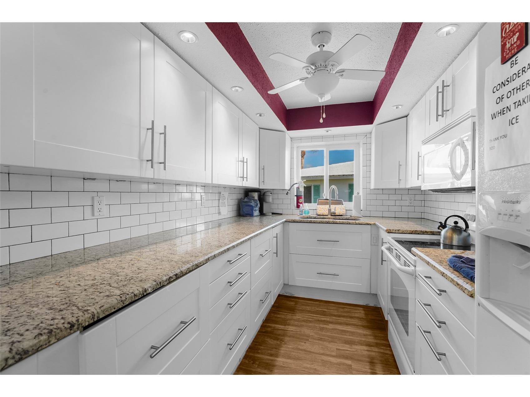3950 Roxane Boulevard #2B Sarasota FL 34235 A4683999 image36