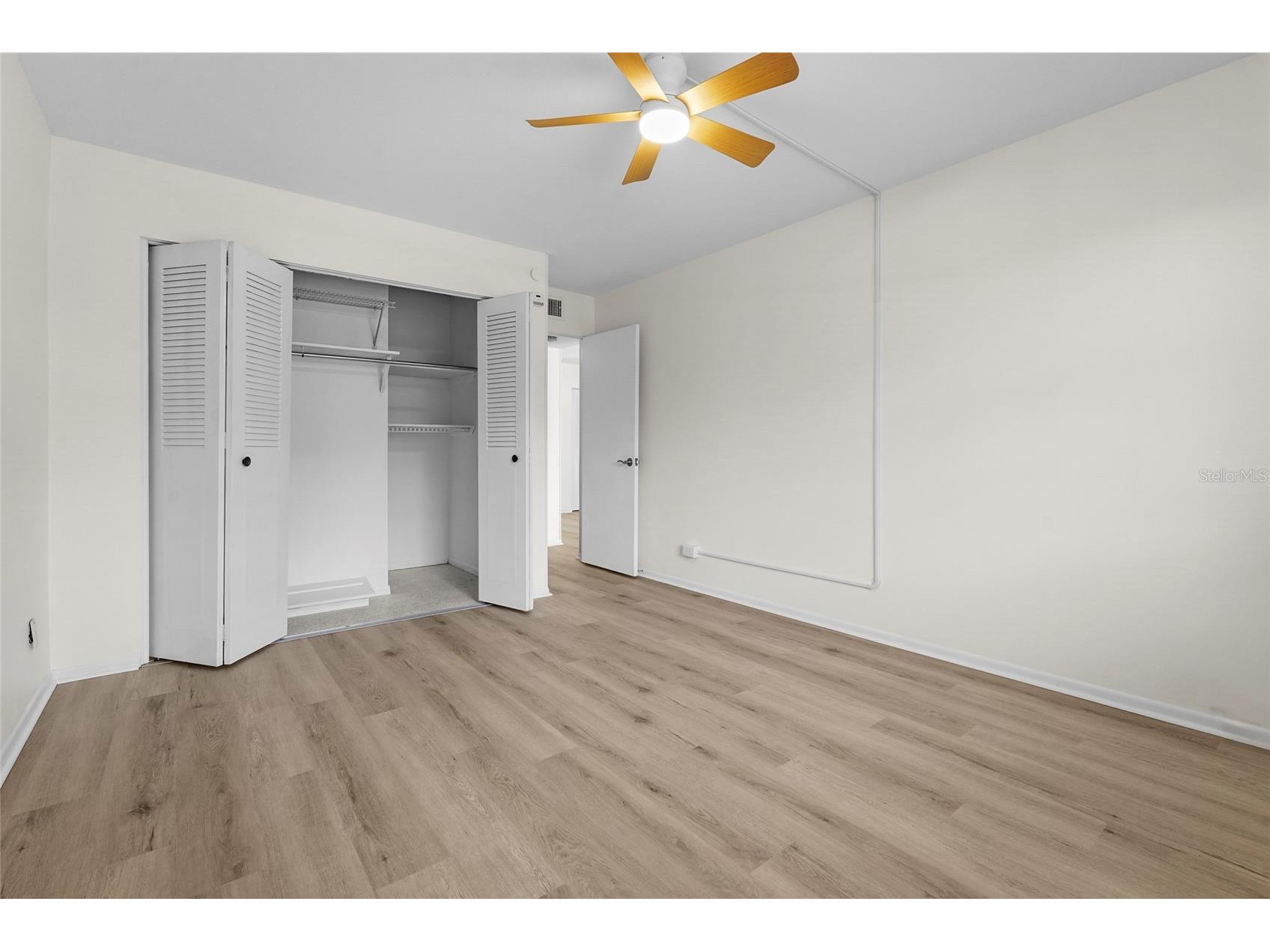 3950 Roxane Boulevard #2B Sarasota FL 34235 A4683999 image7
