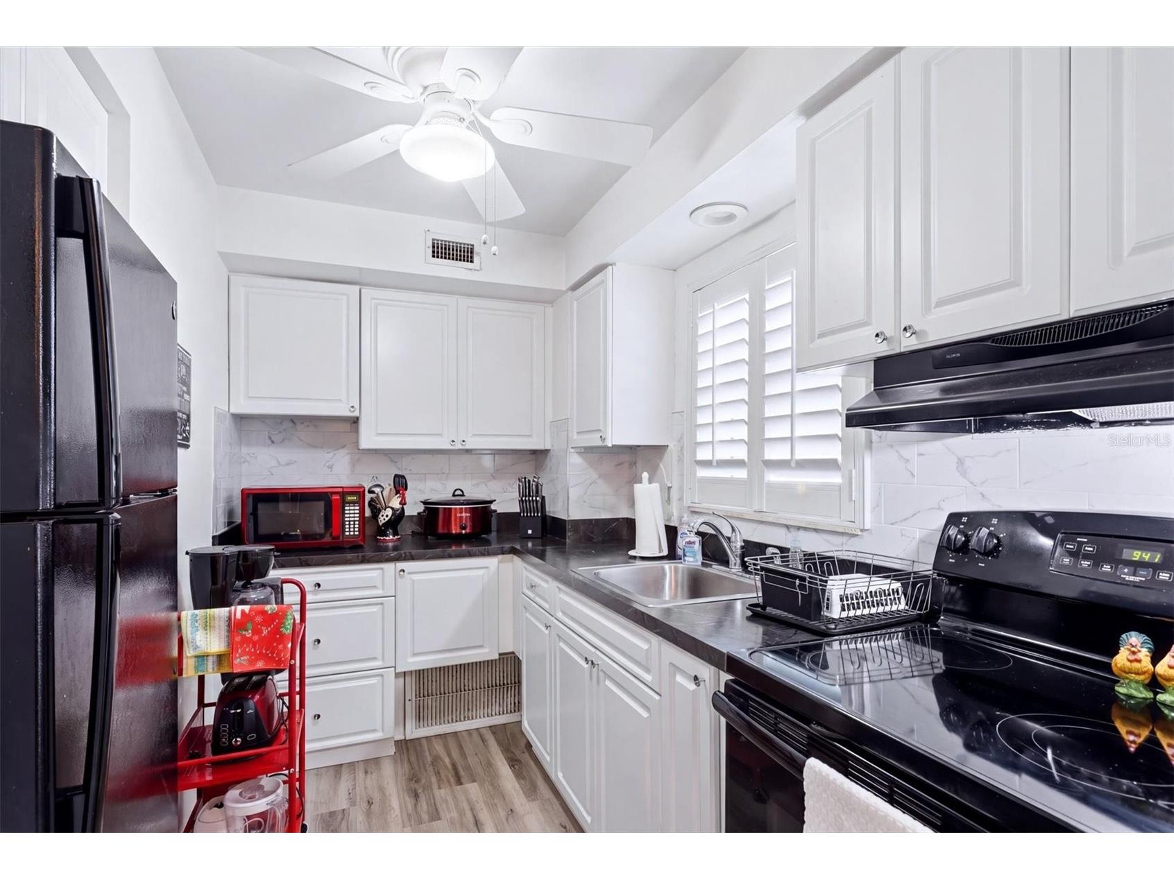 3950 Roxane Boulevard #4A Sarasota FL 34235 A4700852 image12