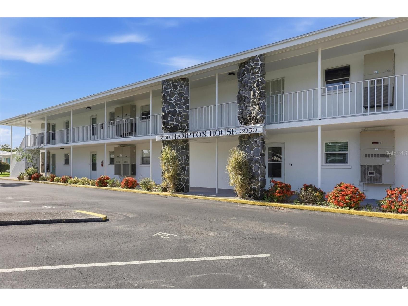 3950 Roxane Boulevard #4A Sarasota FL 34235 A4700852 image2
