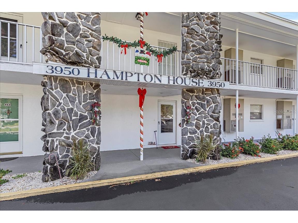 3950 Roxane Boulevard #4B Sarasota FL 34235 A4570099 image1