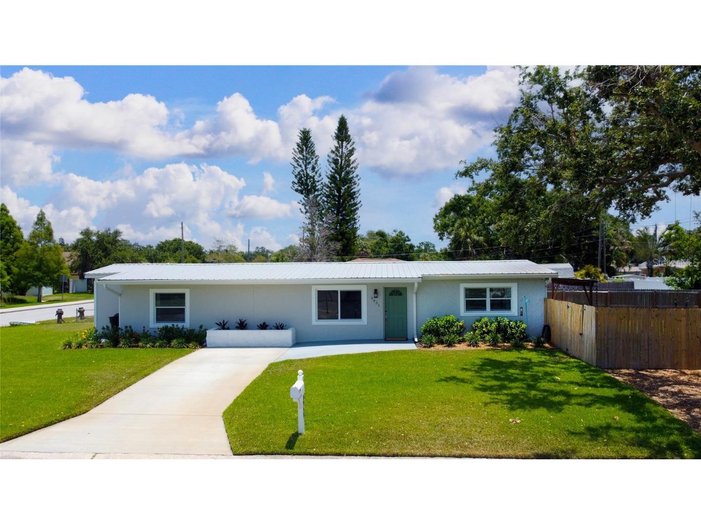 3951 72nd Street N Saint Petersburg FL 33709 TB8385602 image1