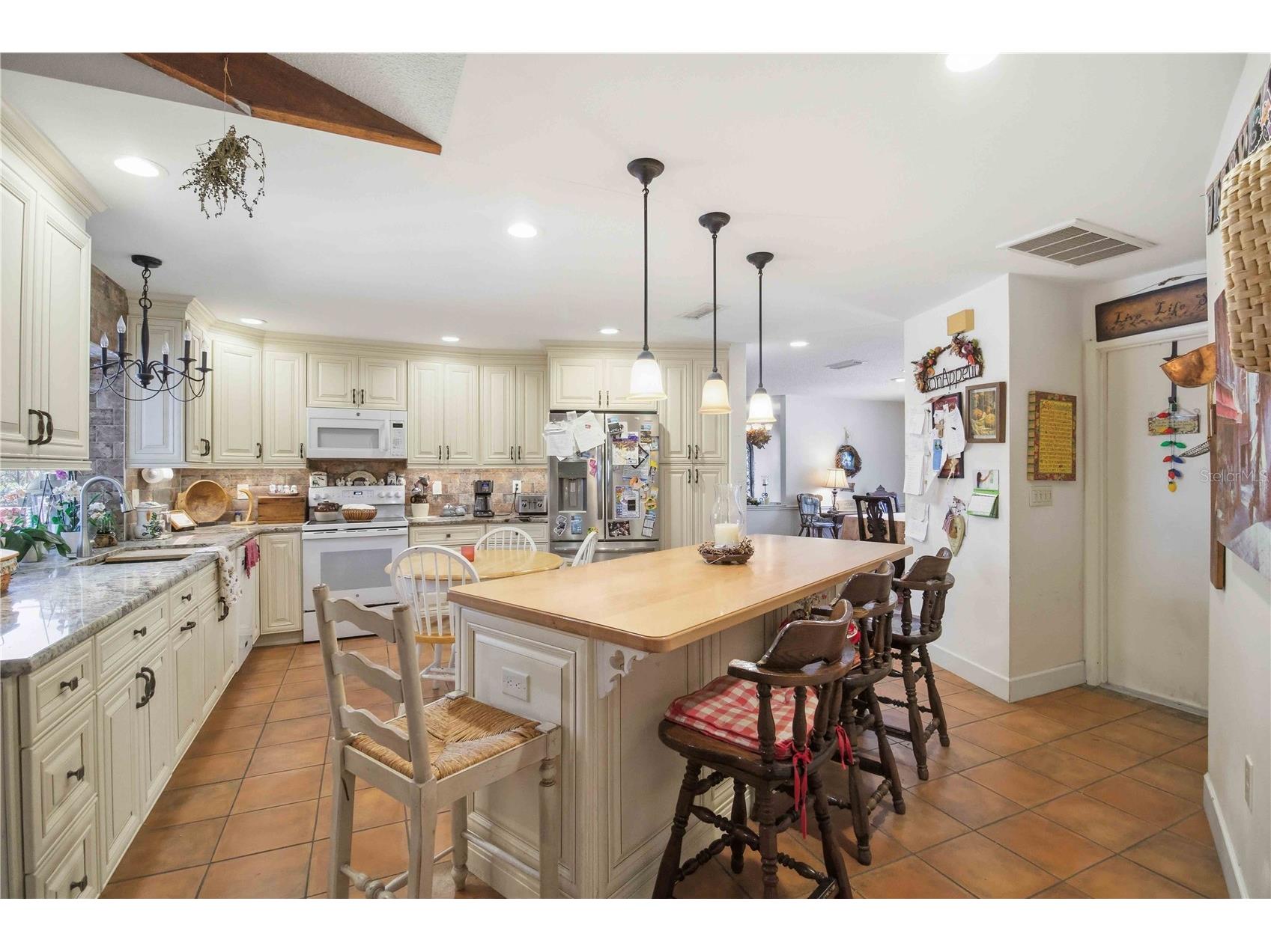 3951 Country View Drive Sarasota FL 34233 A4689321 image2