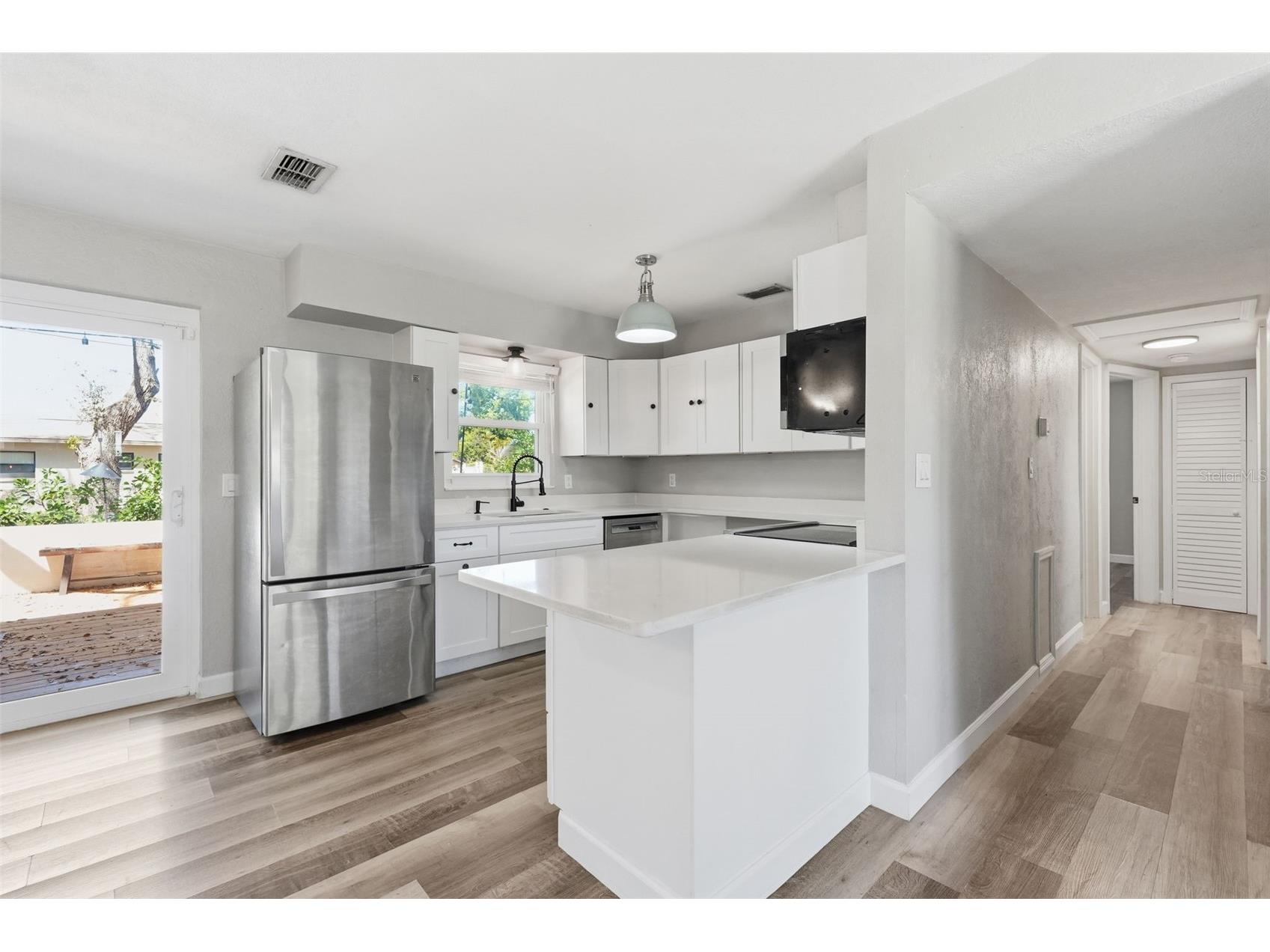 3951 Porpoise Drive SE Saint Petersburg FL 33705 TB8483359 image3