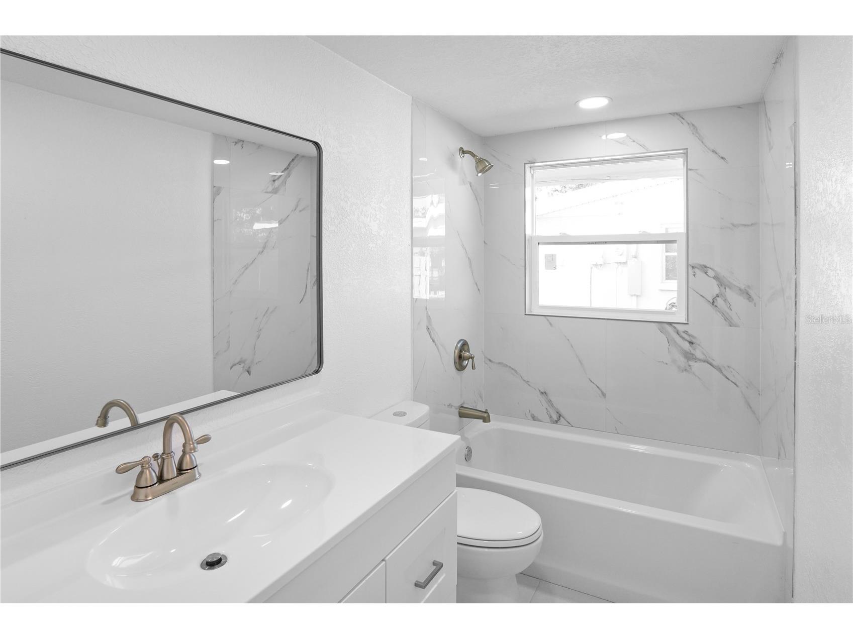3952 Coleridge Place Sarasota FL 34241 A4684336 image12