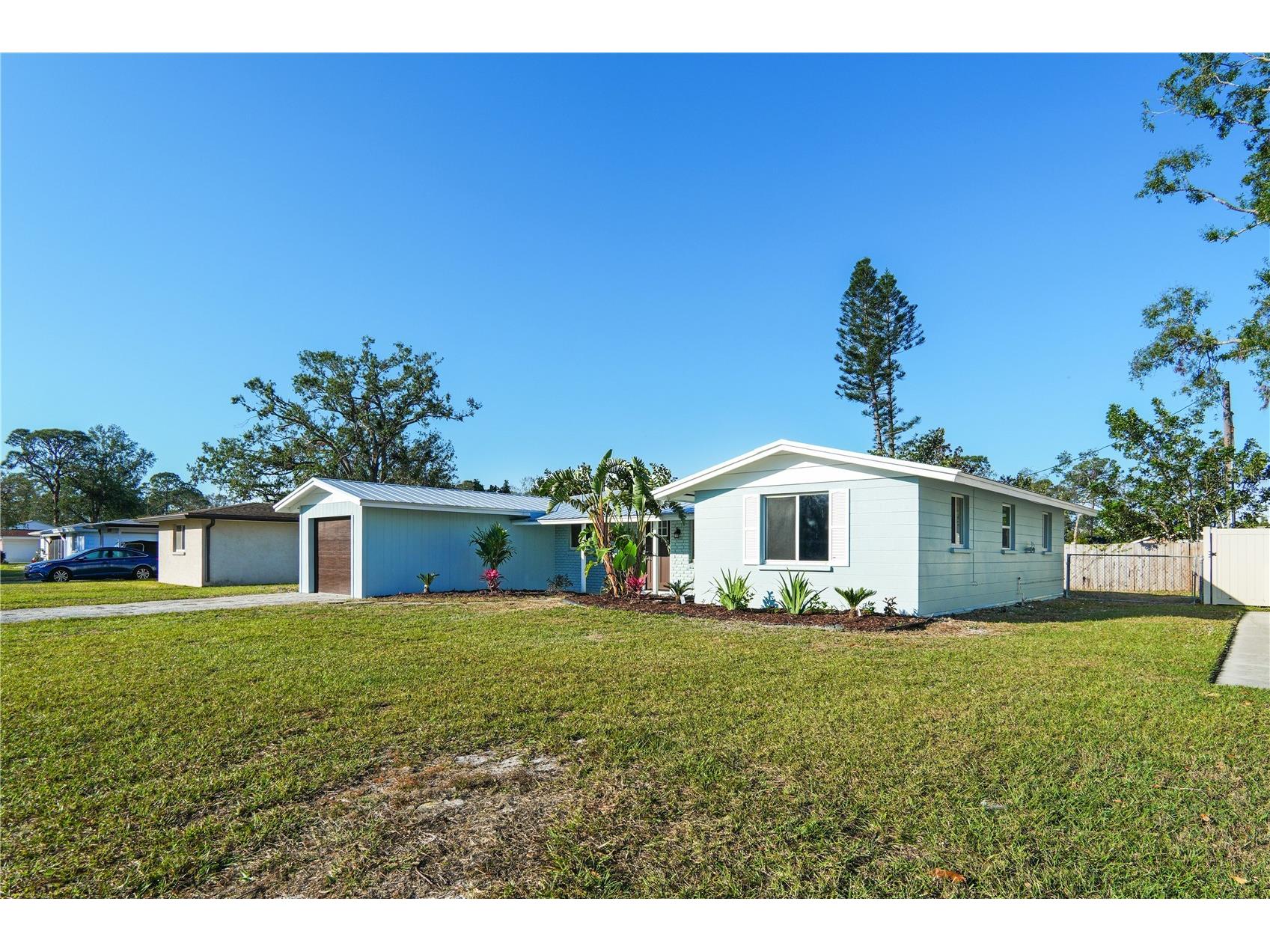 3952 Coleridge Place Sarasota FL 34241 A4684336 image2