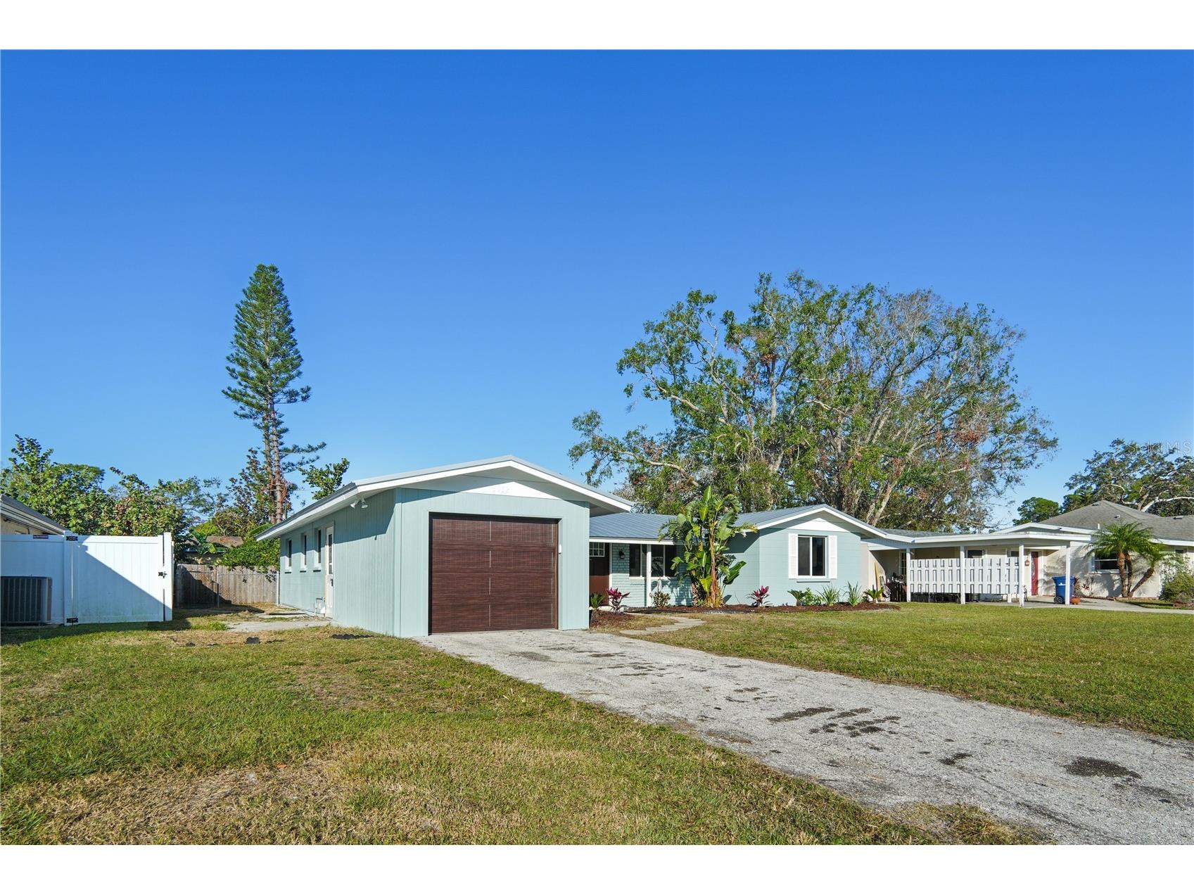 3952 Coleridge Place Sarasota FL 34241 A4684336 image3