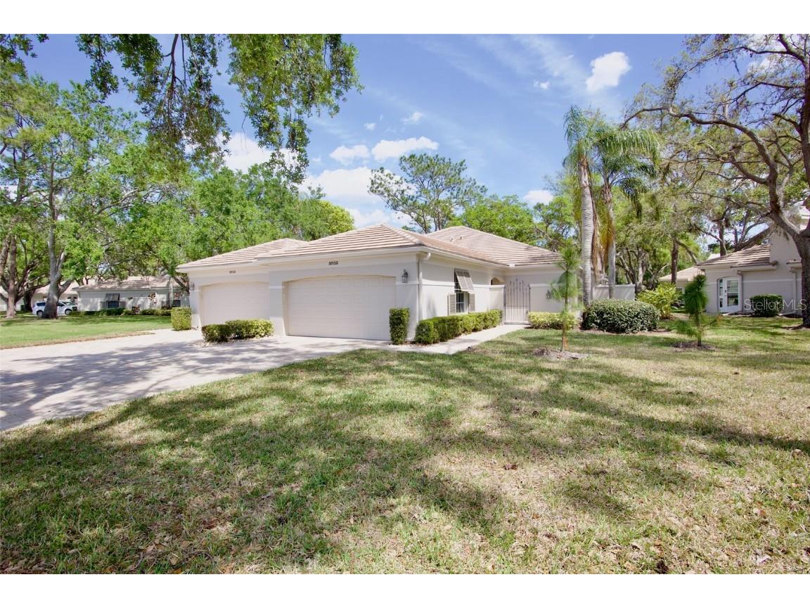 3952 Highland Oaks Drive #11 Sarasota FL 34235 A4646017 image1