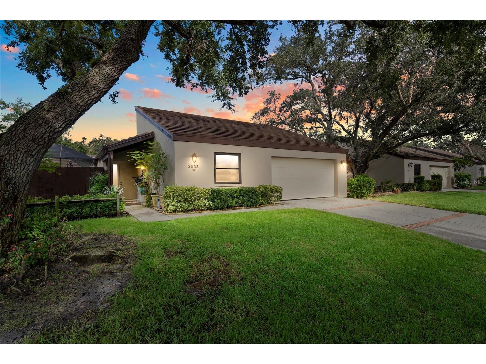 3953 Glen Oaks Manor Drive Sarasota FL 34232 A4665903 image1