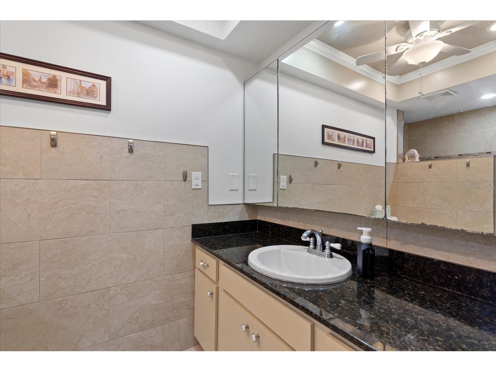 3953 Glen Oaks Manor Drive Sarasota FL 34232 A4665903 image23