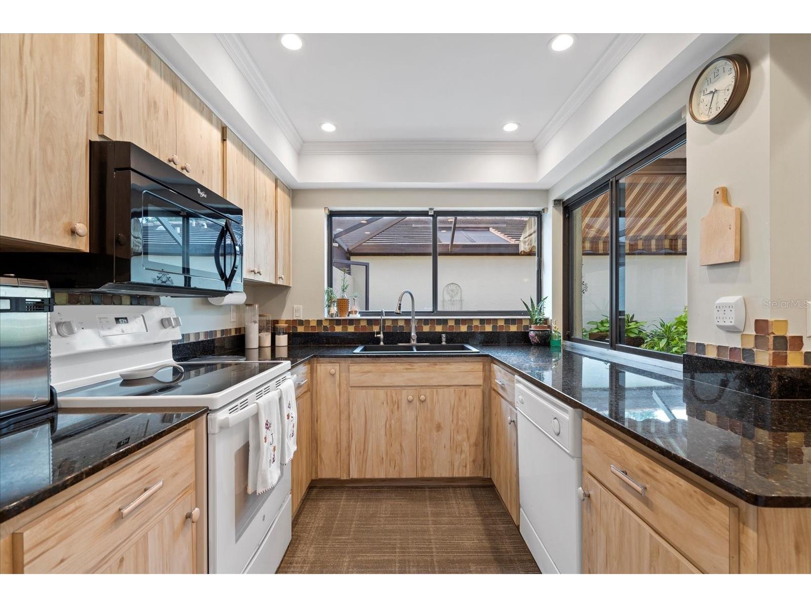 3953 Glen Oaks Manor Drive Sarasota FL 34232 A4665903 image8