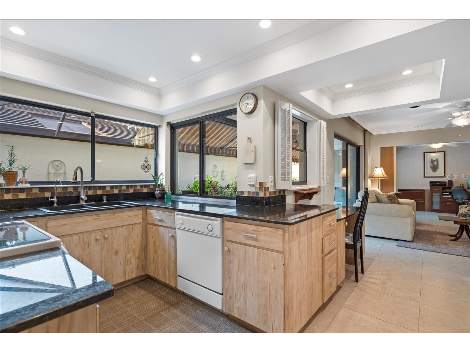 3953 Glen Oaks Manor Drive Sarasota FL 34232 A4665903 image9