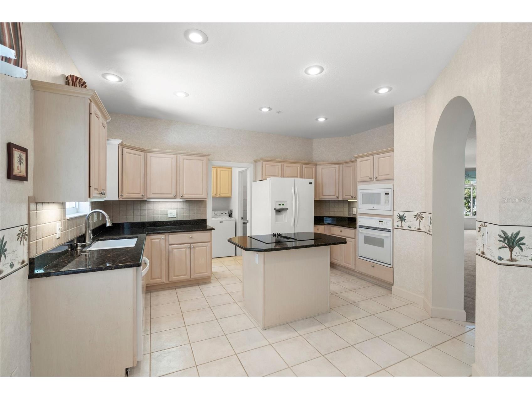 3954 Hamilton Club Circle #14 Sarasota FL 34242 A4699460 image3