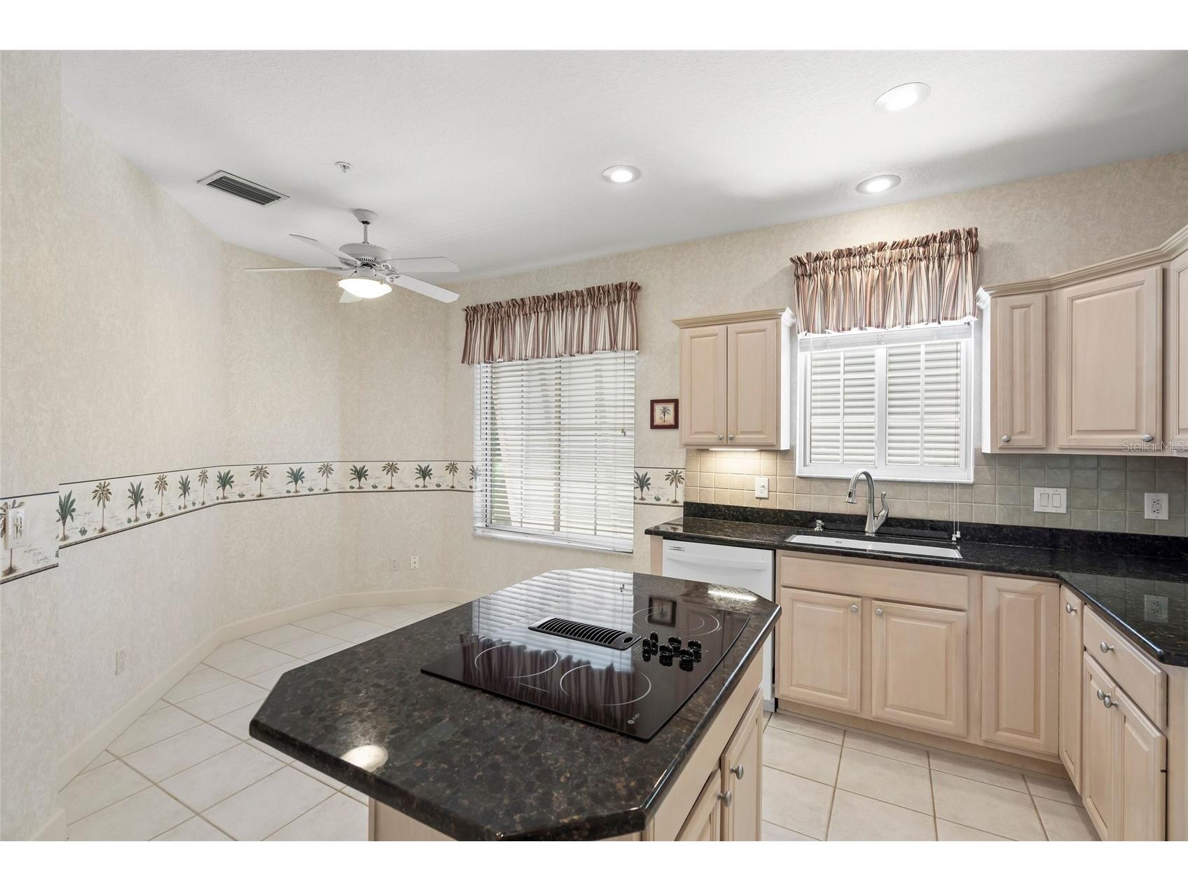 3954 Hamilton Club Circle #14 Sarasota FL 34242 A4699460 image5