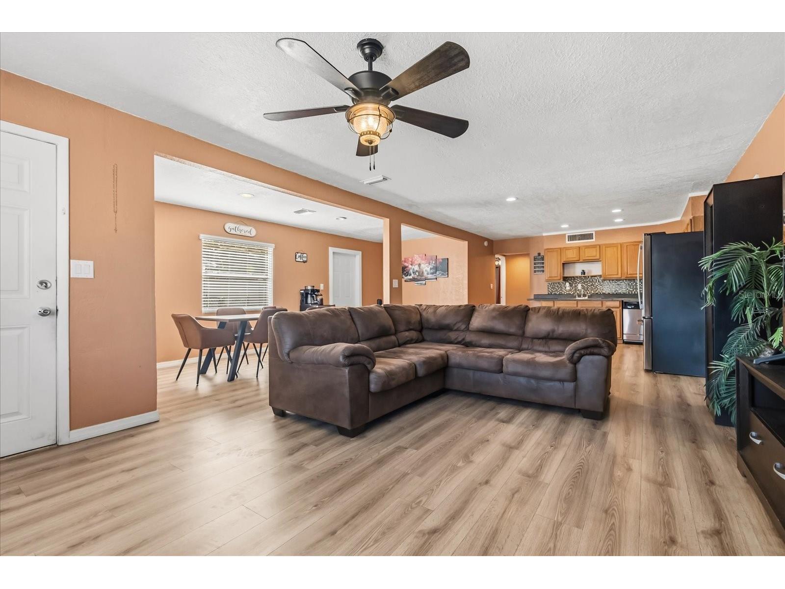 39560 Meadowood Loop Zephyrhills FL 33542 TB8465822 image4