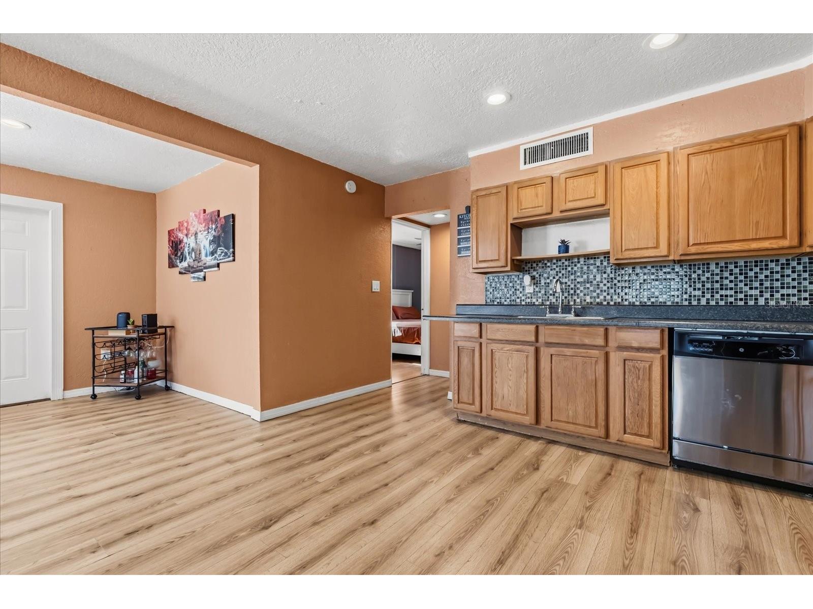 39560 Meadowood Loop Zephyrhills FL 33542 TB8465822 image8