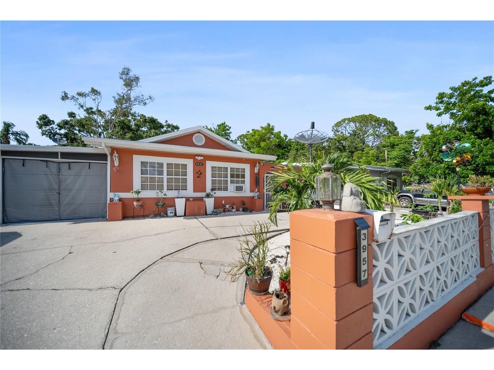 3957 Proctor Road Sarasota FL 34233 A4681256 image1