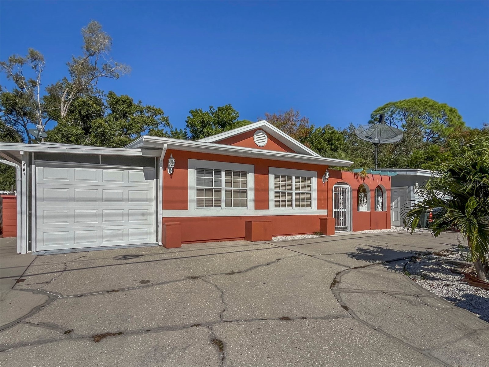 3957 Proctor Road Sarasota FL 34233 A4693169 image1