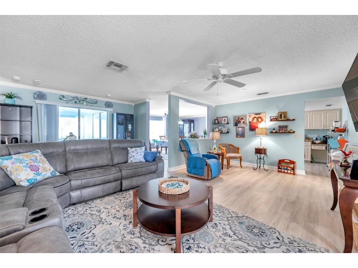 3957 Tarpon Pointe Circle Palm Harbor FL 34684 TB8430711 image3