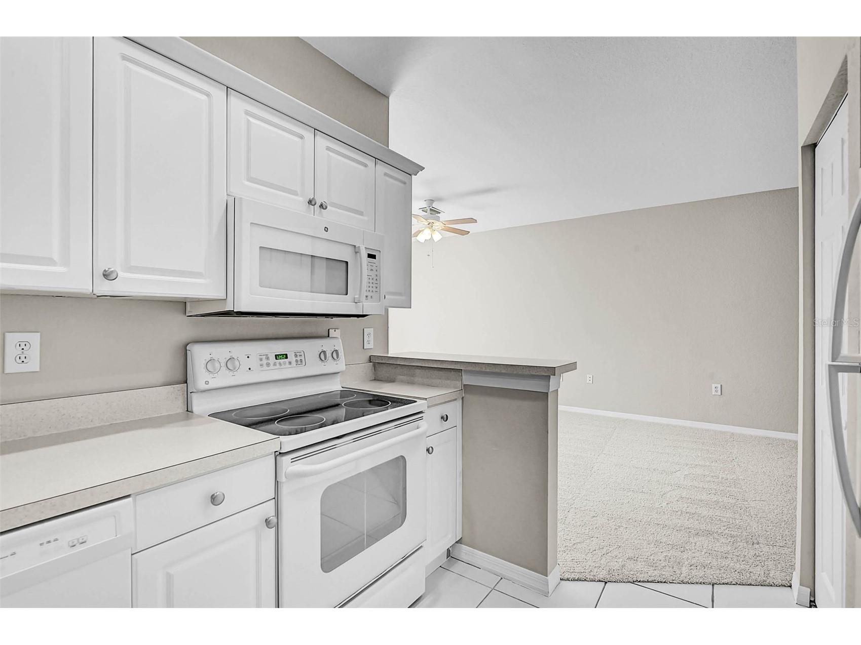 3958 Mediterranea Circle #411 Sarasota FL 34233 A4673738 image16