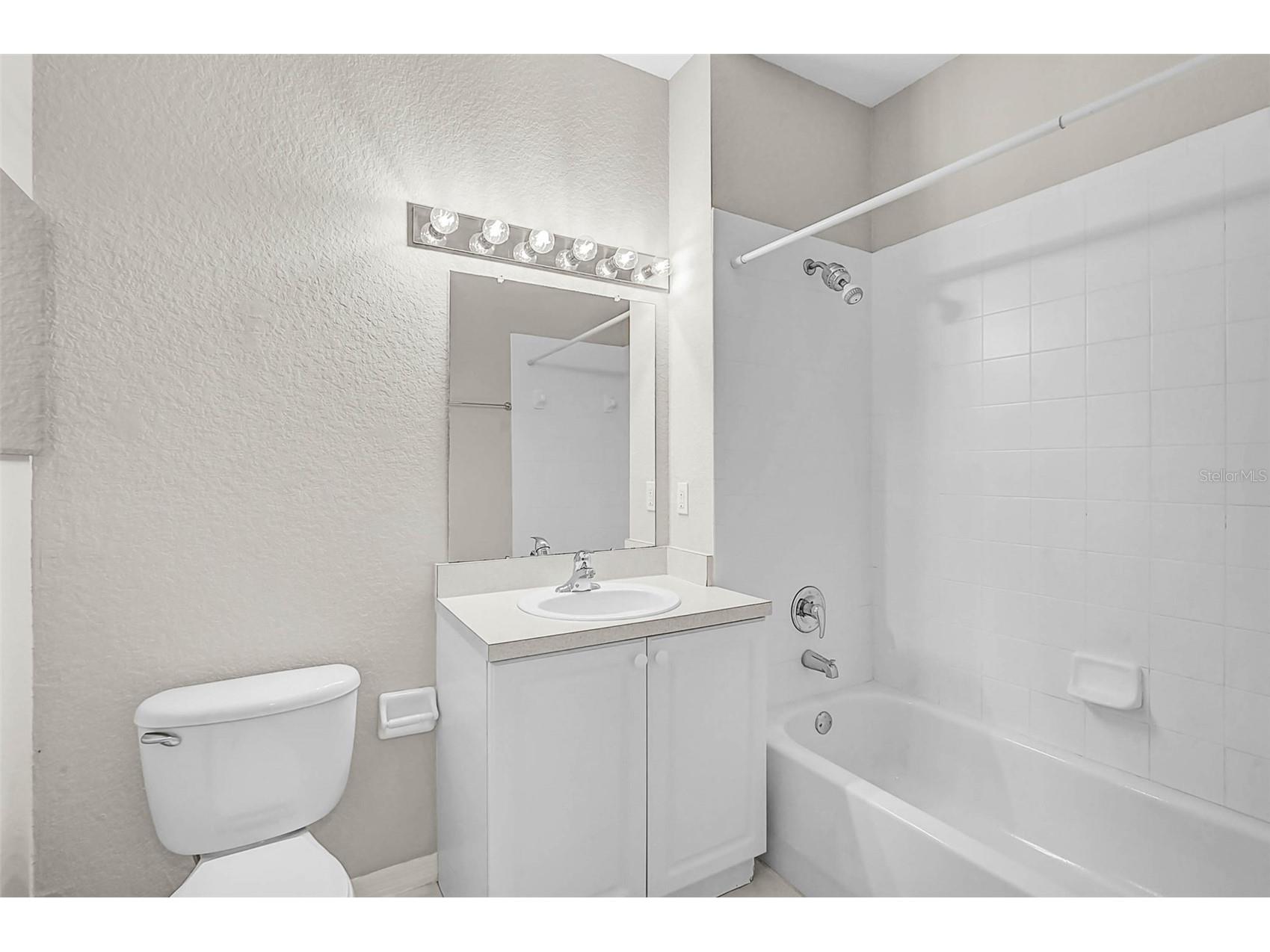 3958 Mediterranea Circle #411 Sarasota FL 34233 A4673738 image20