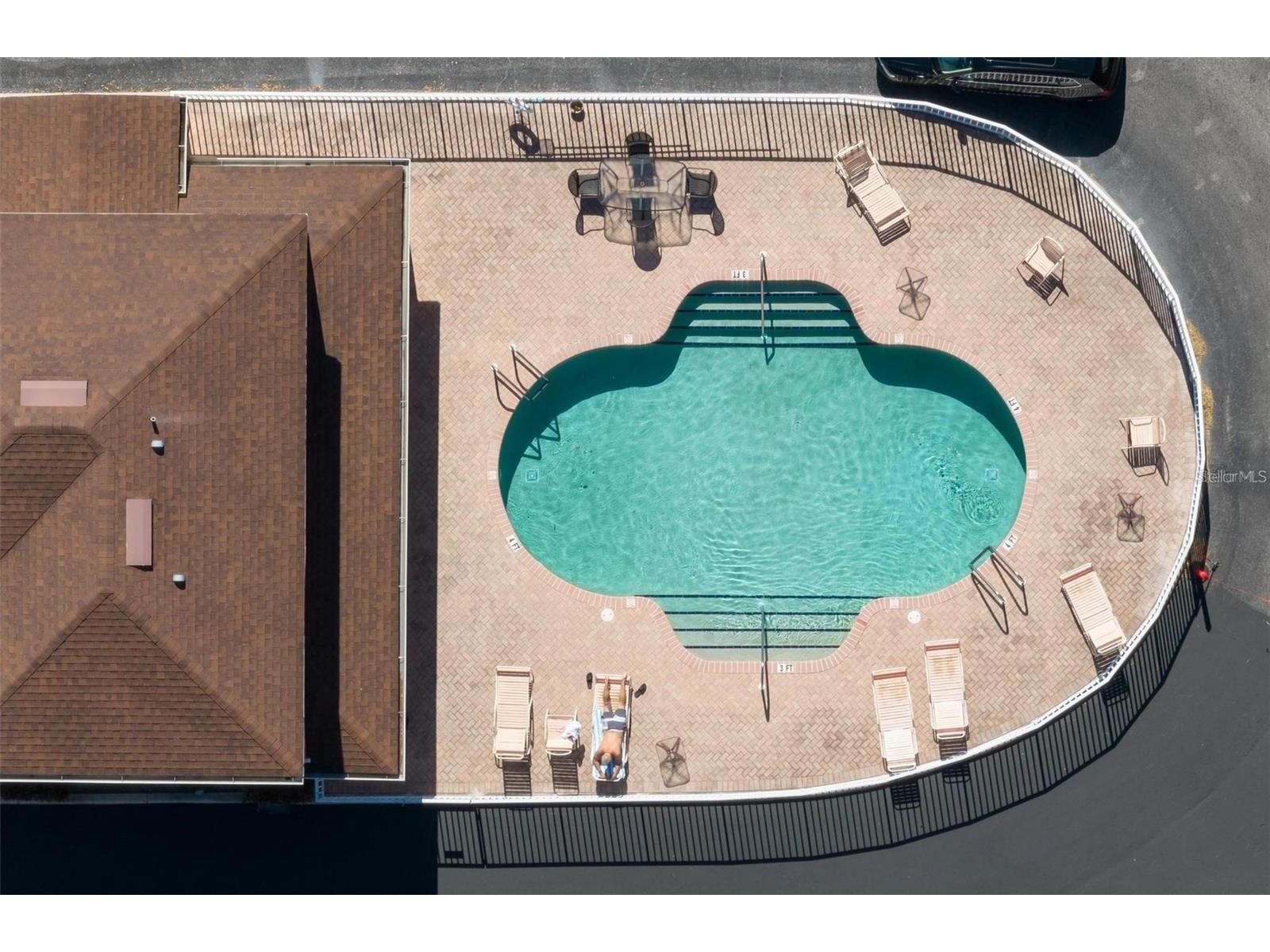 3958 Mediterranea Circle #411 Sarasota FL 34233 A4673738 image40