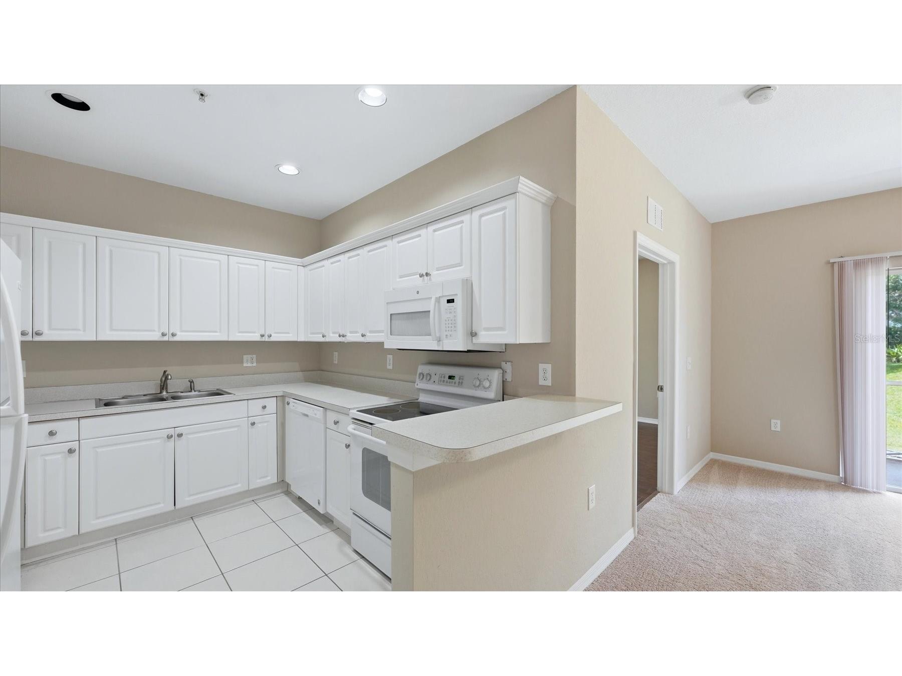 3958 Mediterranea Circle #411 Sarasota FL 34233 A4700011 image8