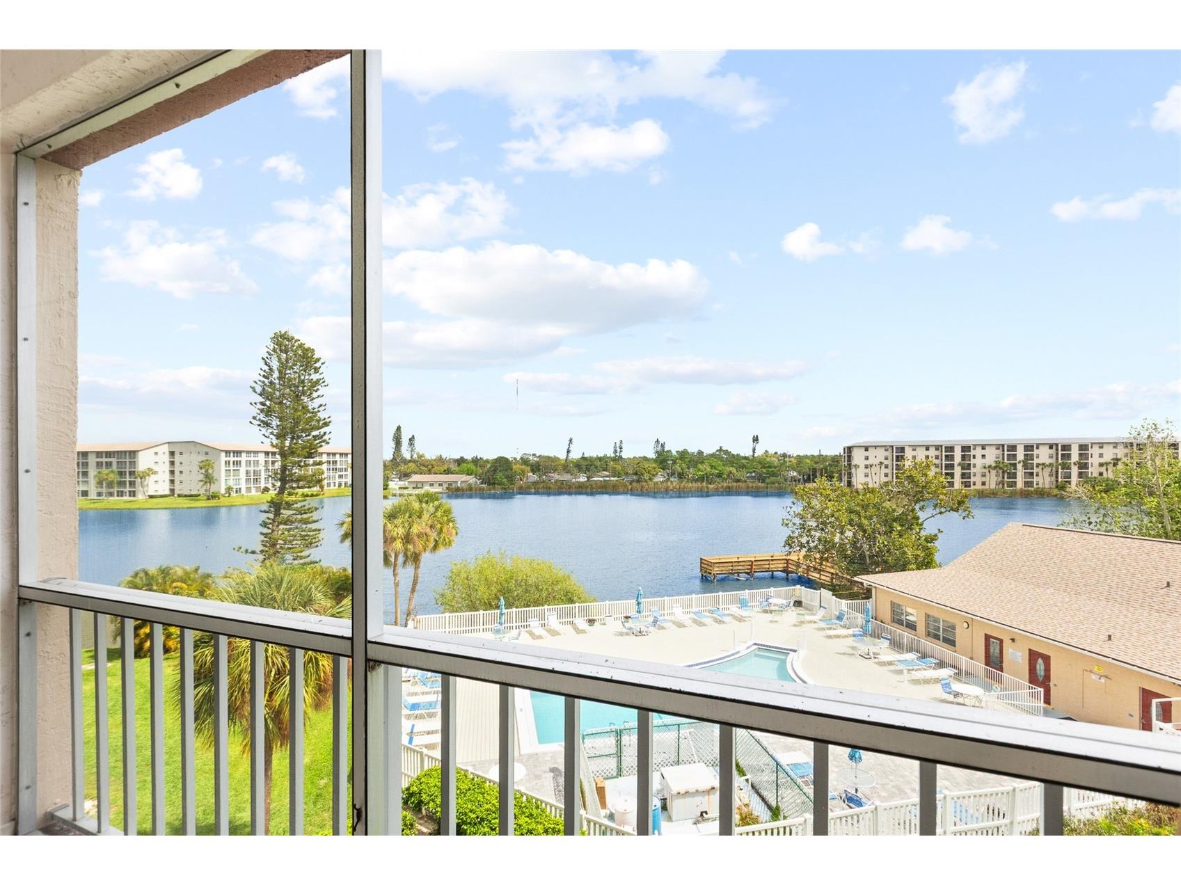 3959 Lake Bayshore Drive #F 412 Bradenton FL 34205 A4683840 image2