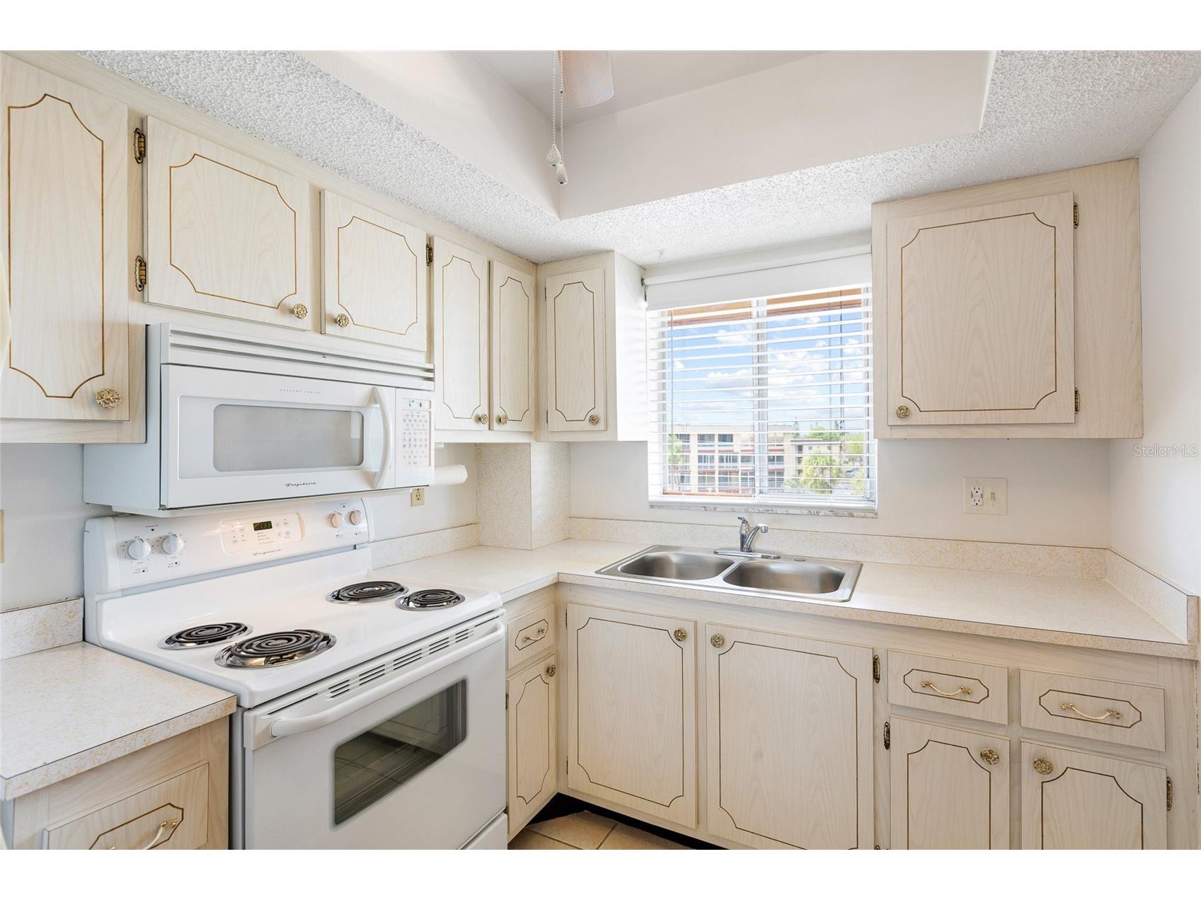 3959 Lake Bayshore Drive #F 412 Bradenton FL 34205 A4683840 image7