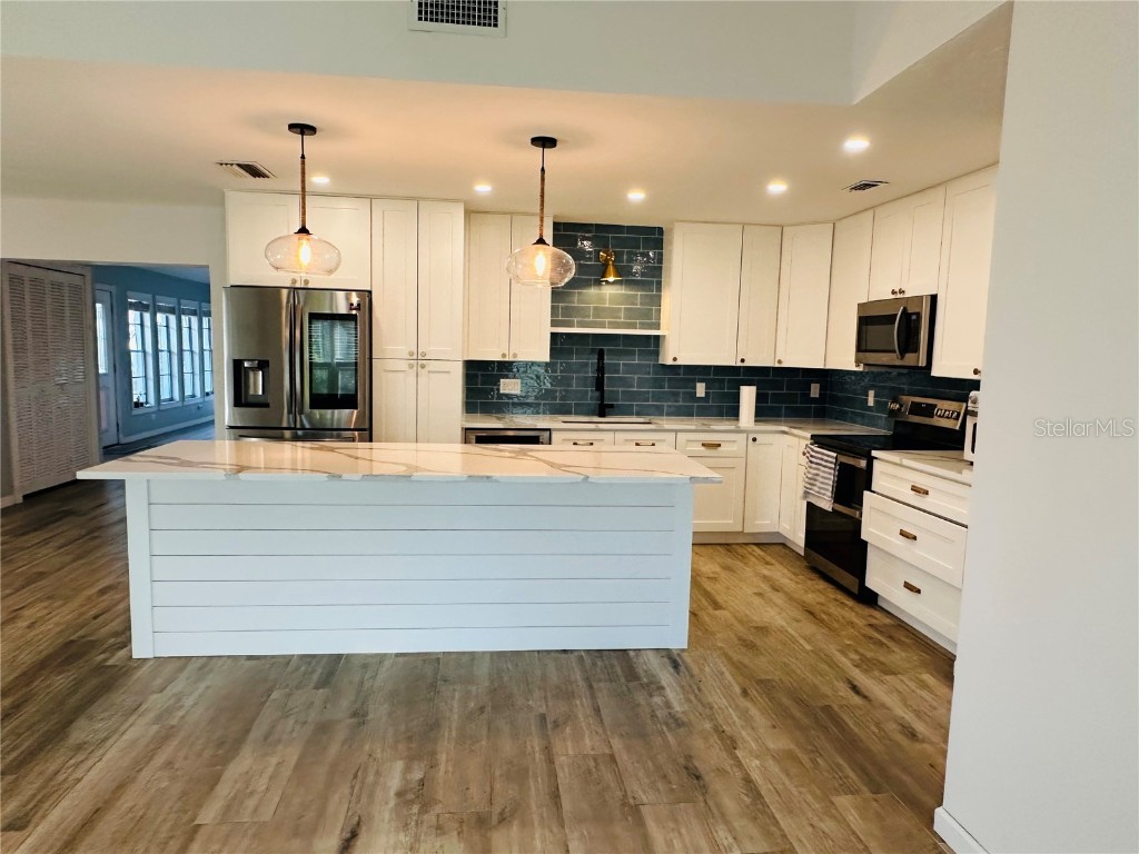 3959 Palau Drive Sarasota FL 34241 A4664765 image4