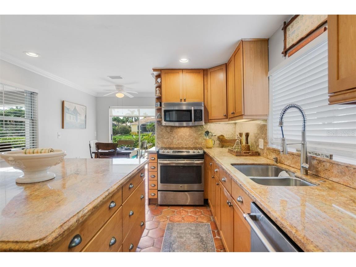 396 Bob White Drive Sarasota FL 34236 A4662351 image16