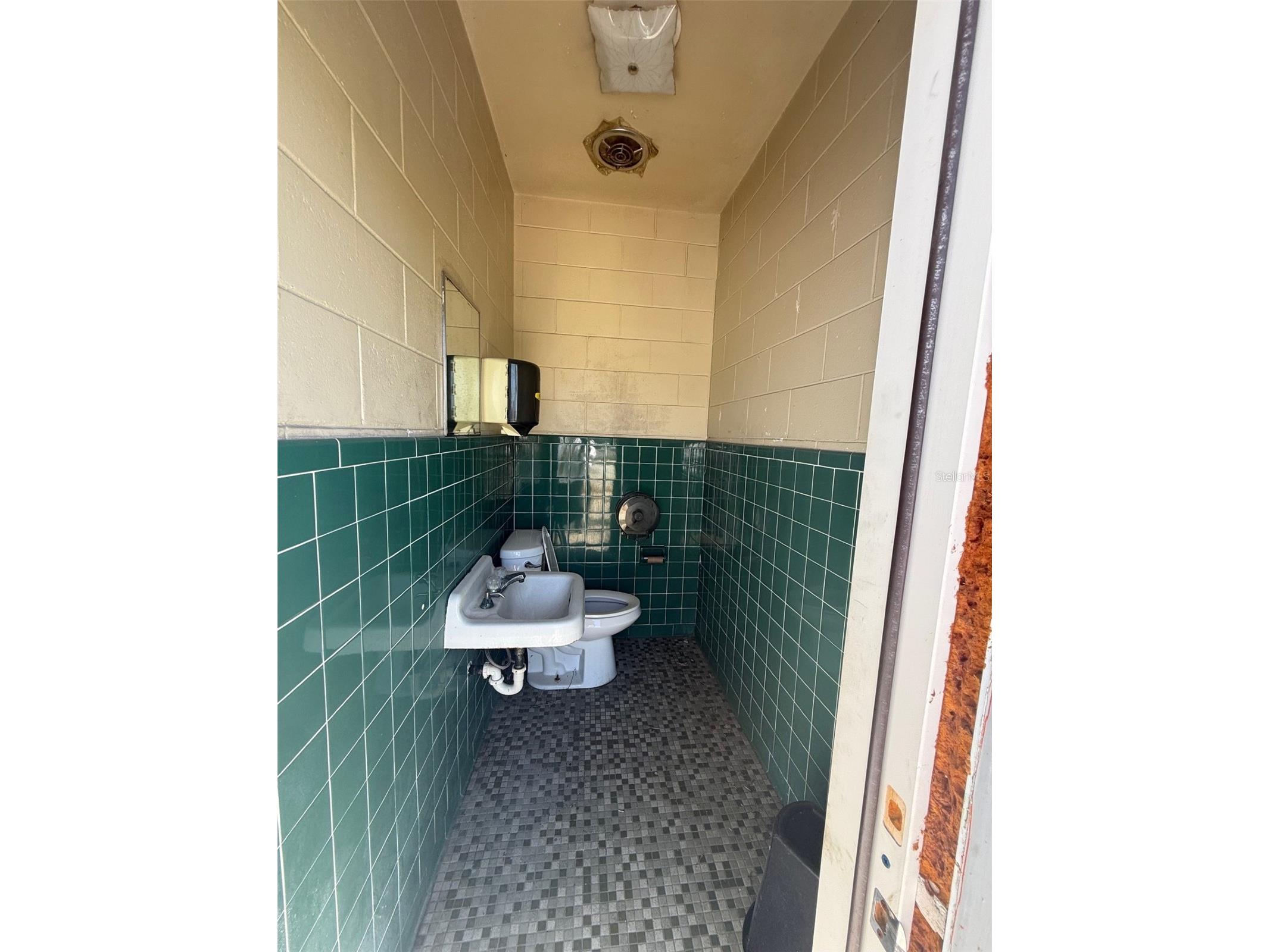 3960 Silver Star Road Orlando FL 32808 O6378917 image21