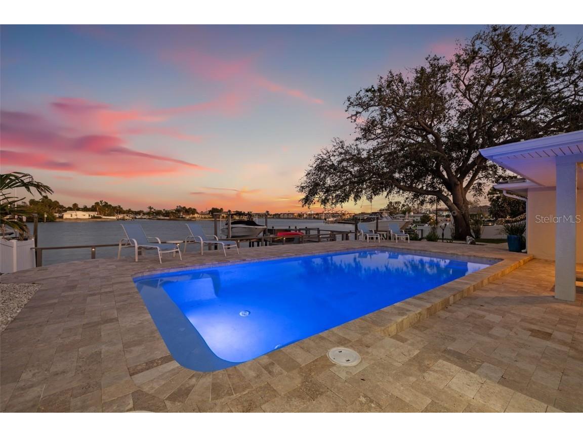 3961 12th Street NE Saint Petersburg FL 33703 - PLACIDO BAYOU TB8348721 image1