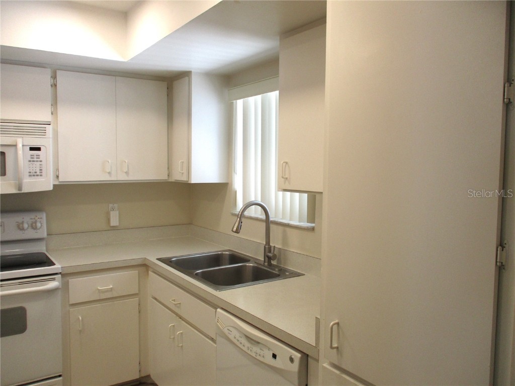 3961 Ashwood Lane #44 Sarasota FL 34232 A4626435 image9