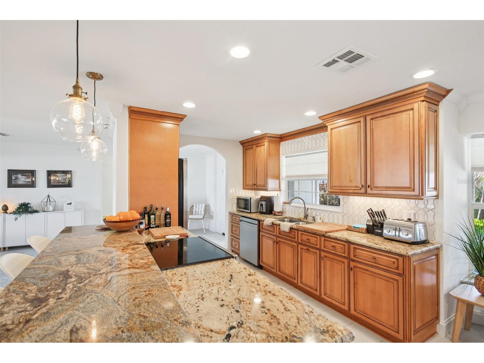 3963 14th Street NE Saint Petersburg FL 33703 - TAMPA BAY TB8472201 image11