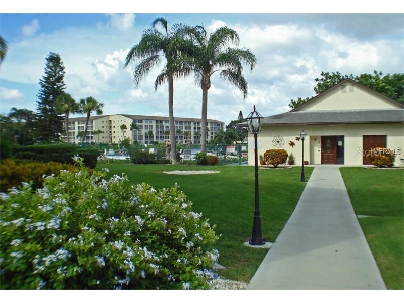 3963 Lake Bayshore Drive #F-414 Bradenton FL 34205 A4695508 image25