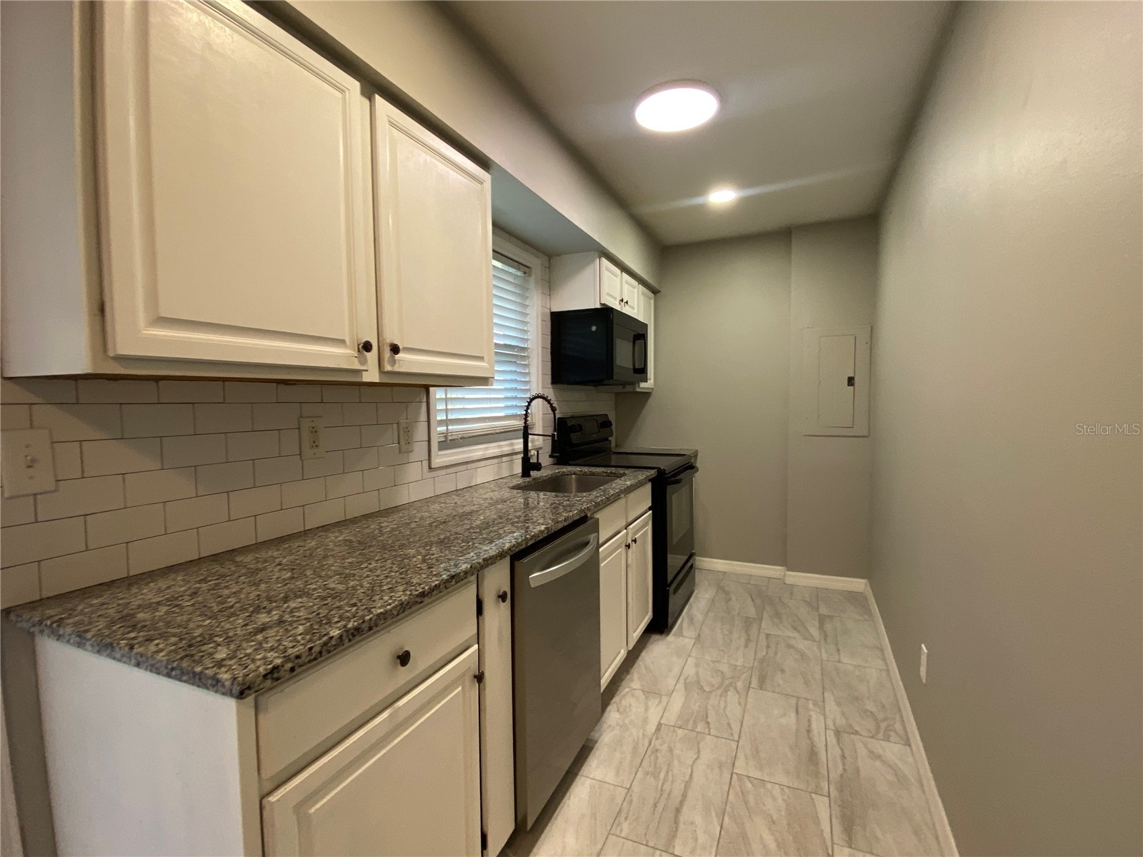 39656 Meadowood Loop Zephyrhills FL 33542 TB8479583 image11