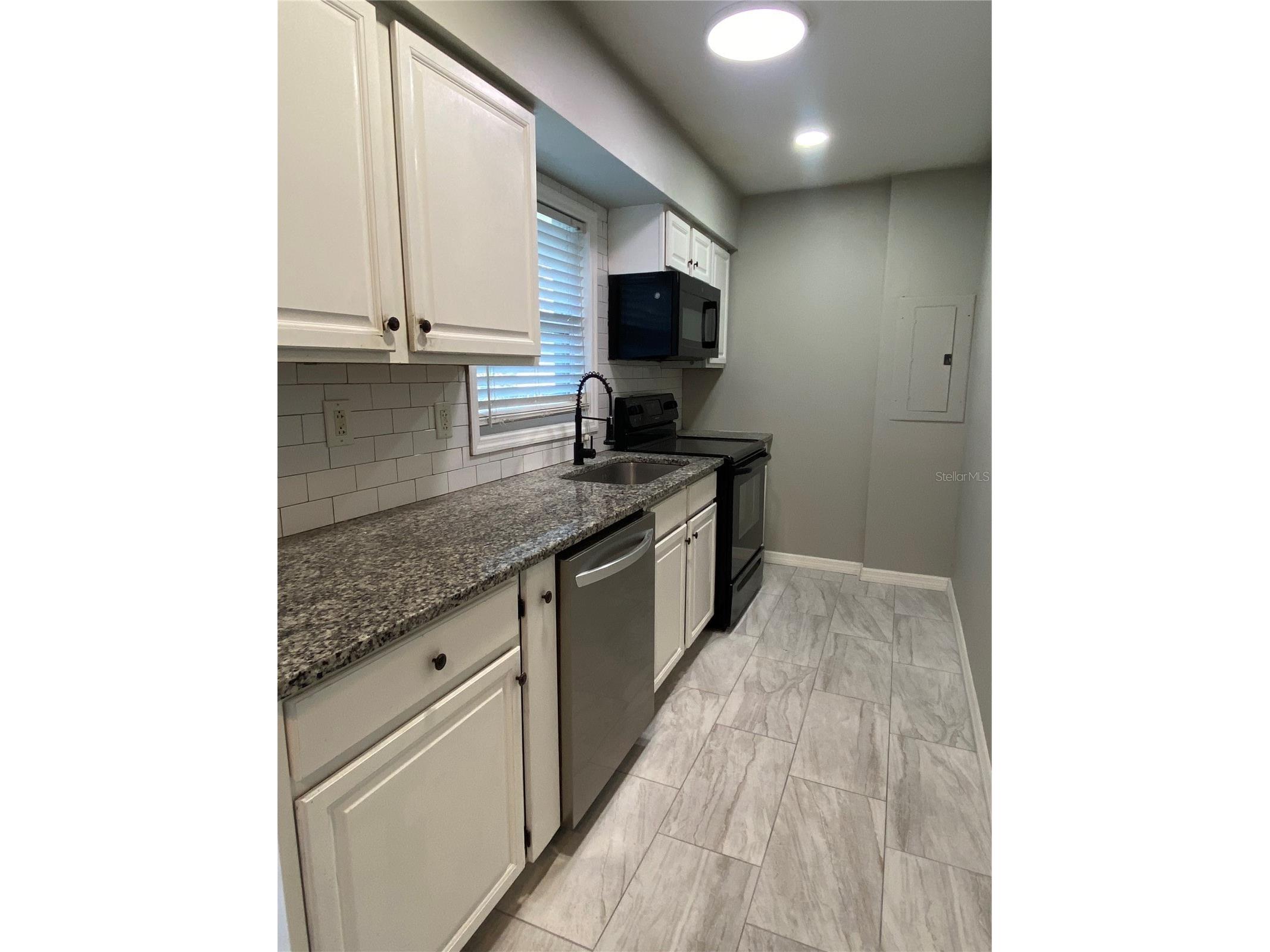 39656 Meadowood Loop Zephyrhills FL 33542 TB8479583 image12