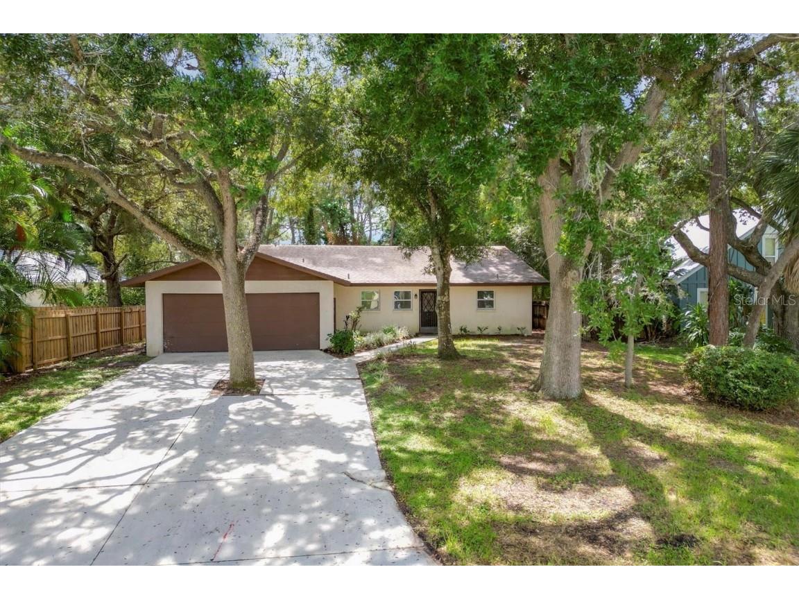 3968 Breck Lane Sarasota FL 34232 A4624264 image1